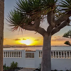  Villa La Maja Beachfront
